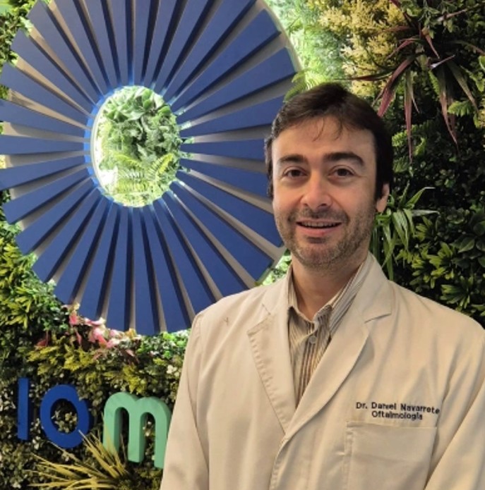 Dr. Daniel Navarrete